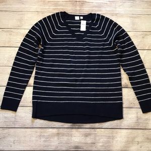 GAP Navy Blue & White Sweater